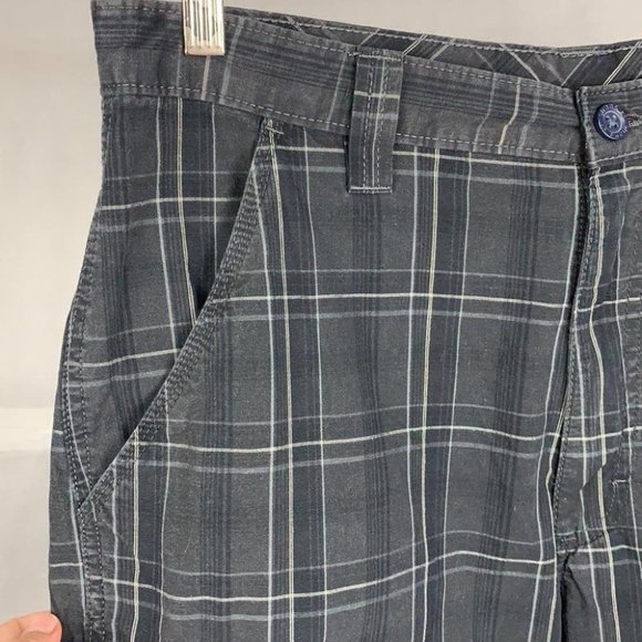7 for $25 sale 🌟 Wrangler Men's Gray Black 100% Cotton Plaid Cargo Shorts 32 - Picture 7 of 10